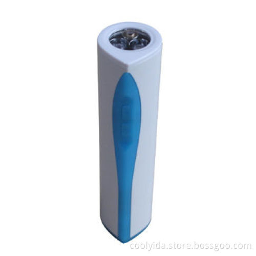 Power Bank with 2,600mAh Capacity, Made of PC + ABS Materials, LED Flashlight